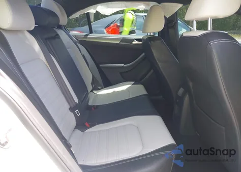 2016 Volkswagen Jetta 1.8T Sport из США, поврежденный, VIN 3VWD17AJ2GM274206